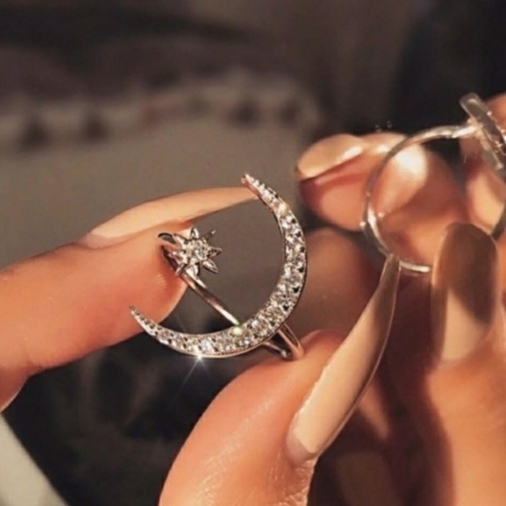 **New Silver Crescent Moon & Star Resizeable Ring - Picture 7 of 8